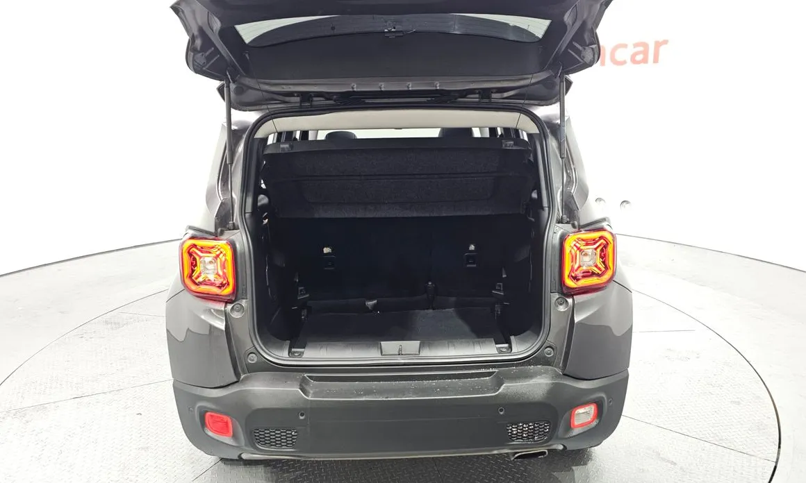 Фото 20 - Jeep Renegade