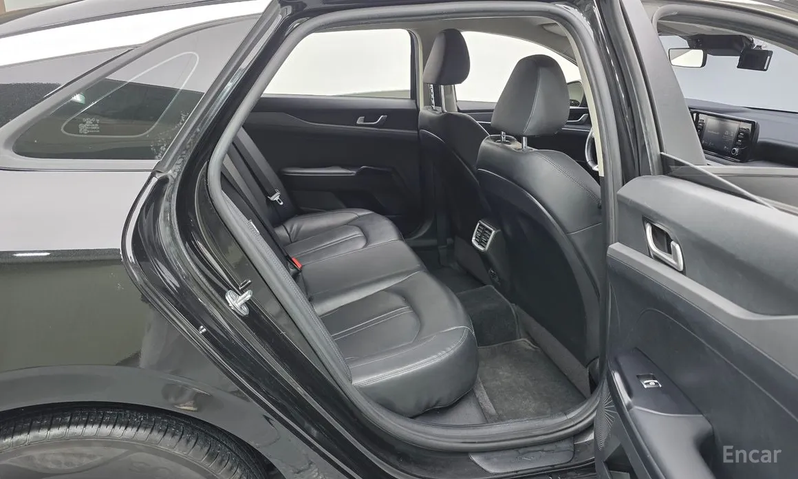 Фото 12 - Kia K5