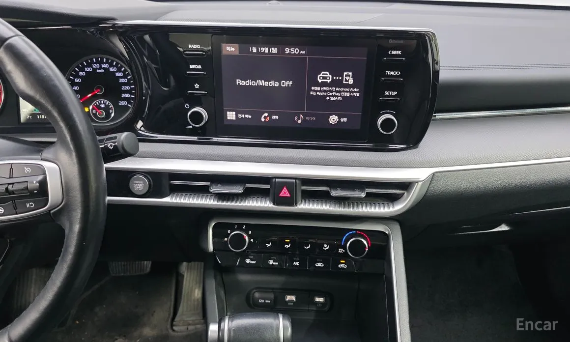 Фото 17 - Kia K5