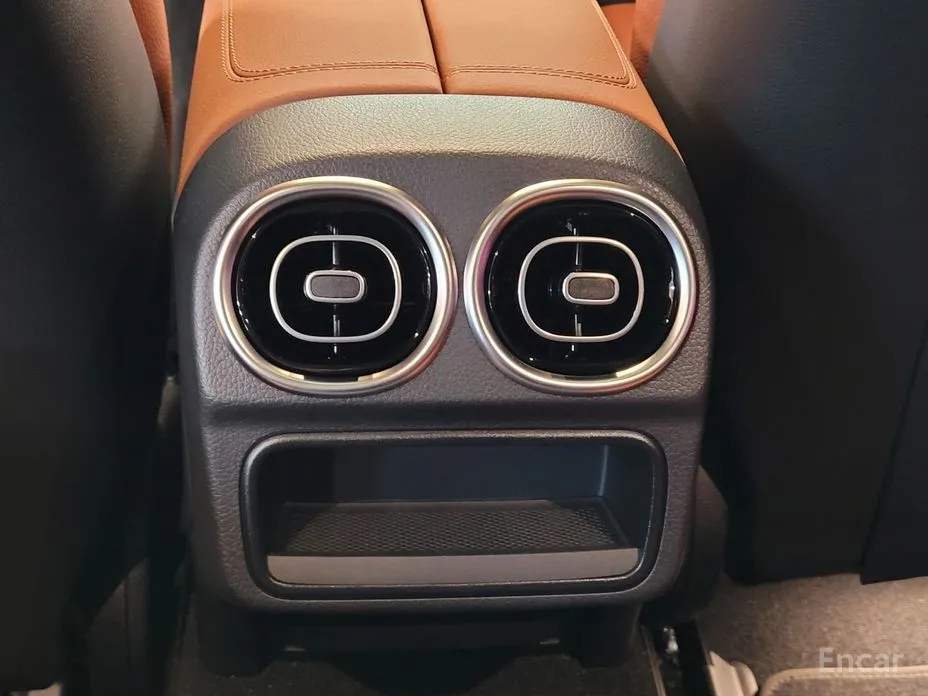 Фото 13 - Mercedes-Benz C-Class