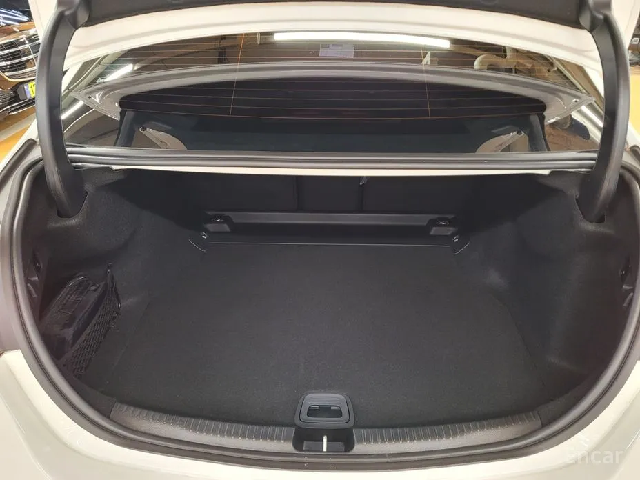 Фото 19 - Mercedes-Benz C-Class