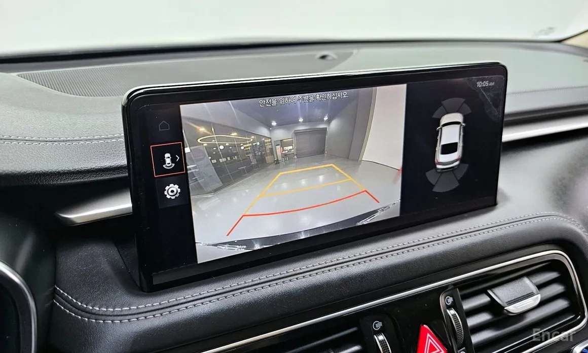 Фото 15 - Genesis G70