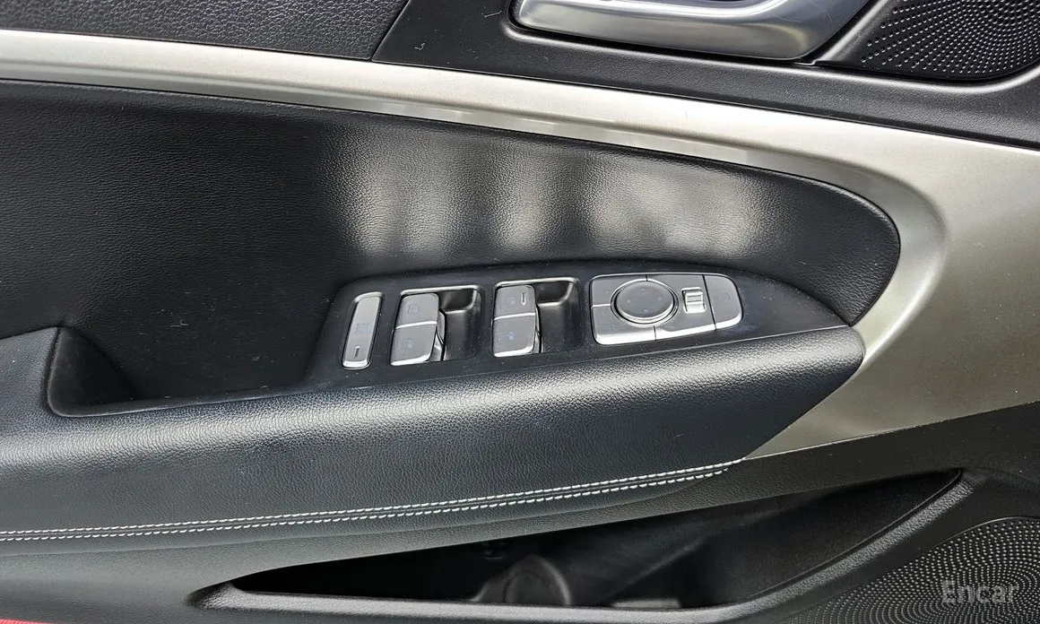 Фото 17 - Genesis G70