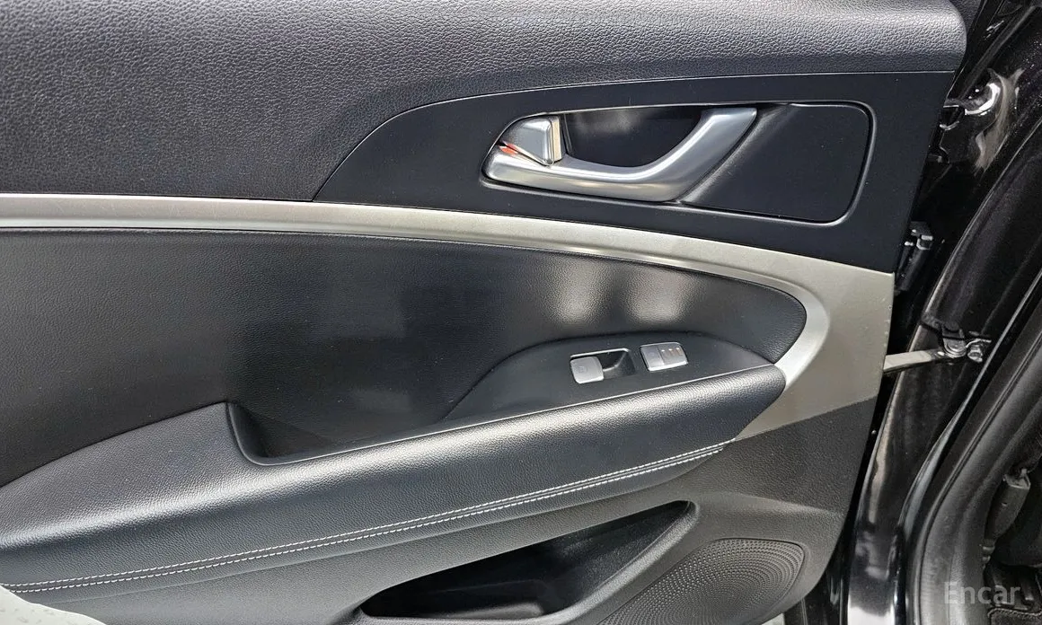 Фото 18 - Genesis G70