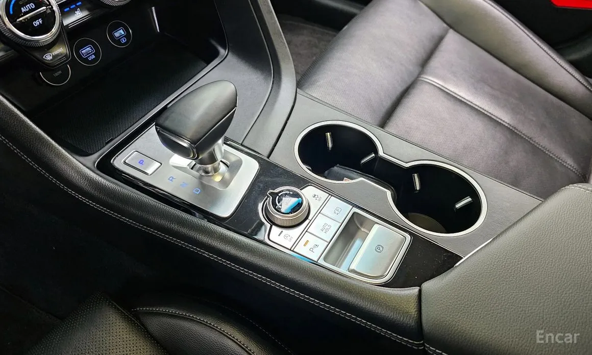 Фото 9 - Genesis G70