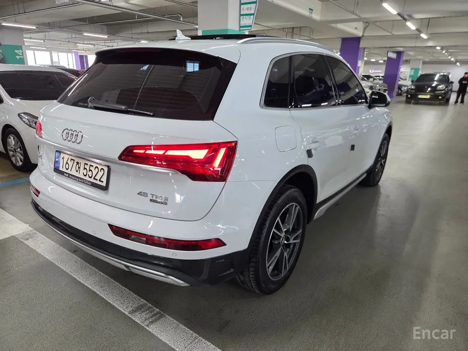 Фото 4 - Audi Q5