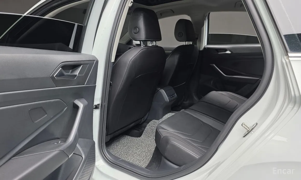 Фото 17 - Volkswagen Jetta