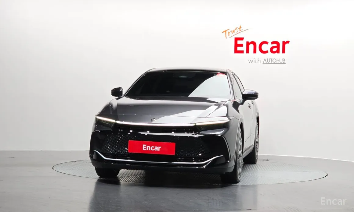 Фото 3 - Toyota Crown