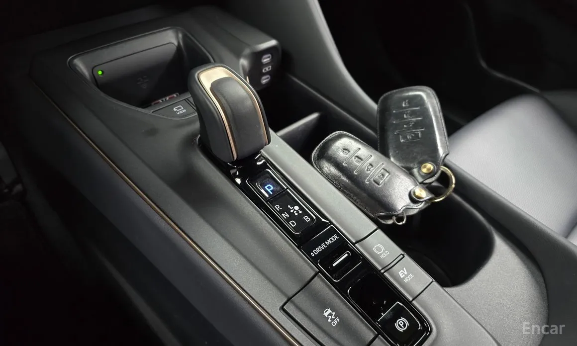 Фото 9 - Toyota Crown