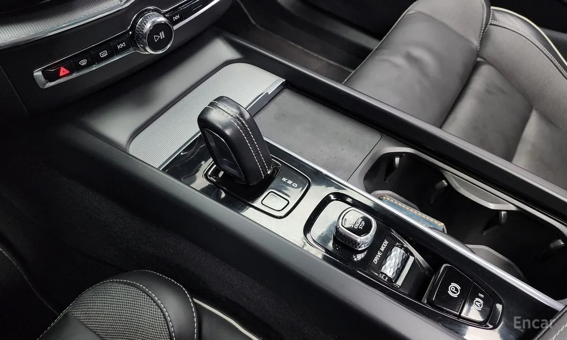 Фото 9 - Volvo XC60