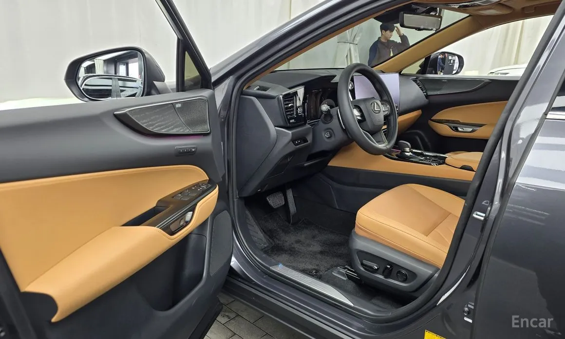 Фото 10 - Lexus NX