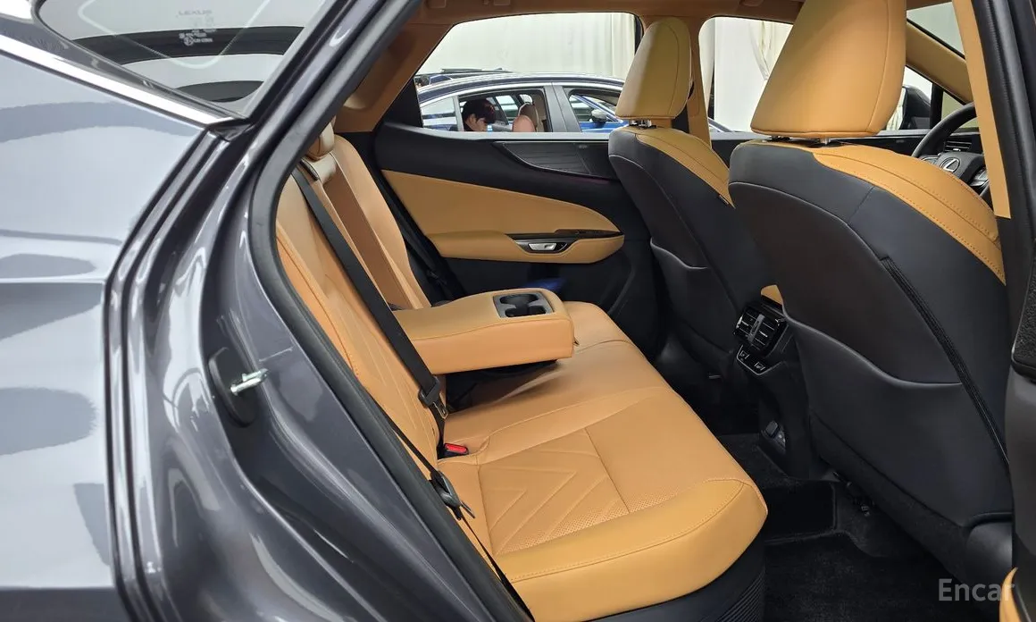 Фото 12 - Lexus NX