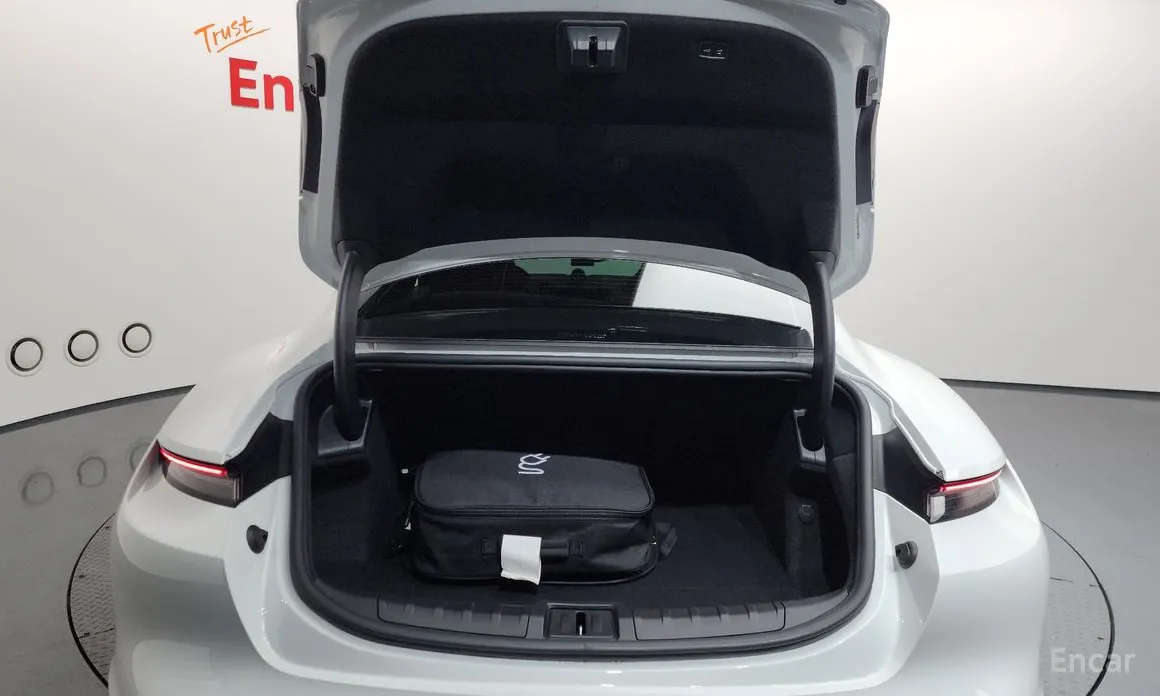 Фото 20 - Porsche Taycan