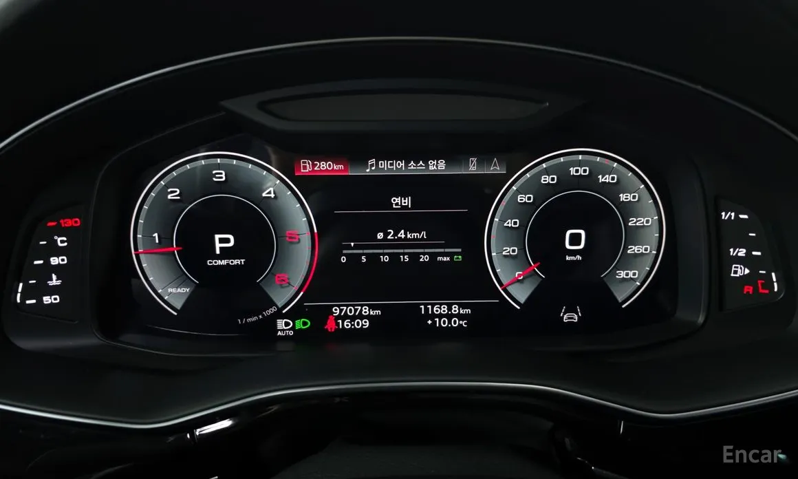 Фото 8 - Audi Q8