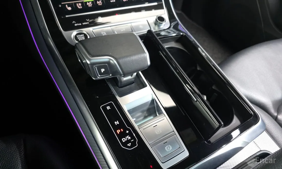 Фото 9 - Audi Q8