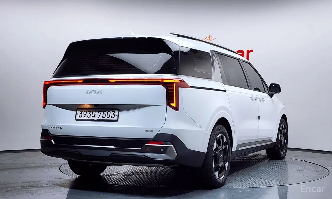 Фото 2 - Kia Carnival