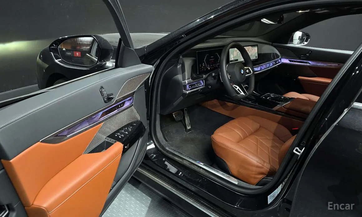 Фото 10 - BMW 7 Series