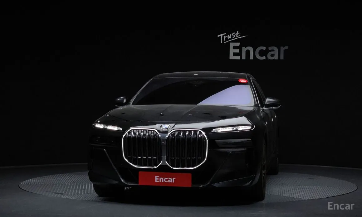 Фото 3 - BMW 7 Series