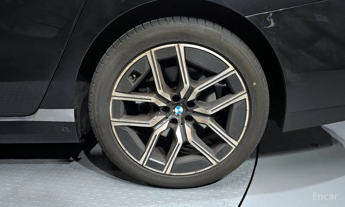 Фото 5 - BMW 7 Series