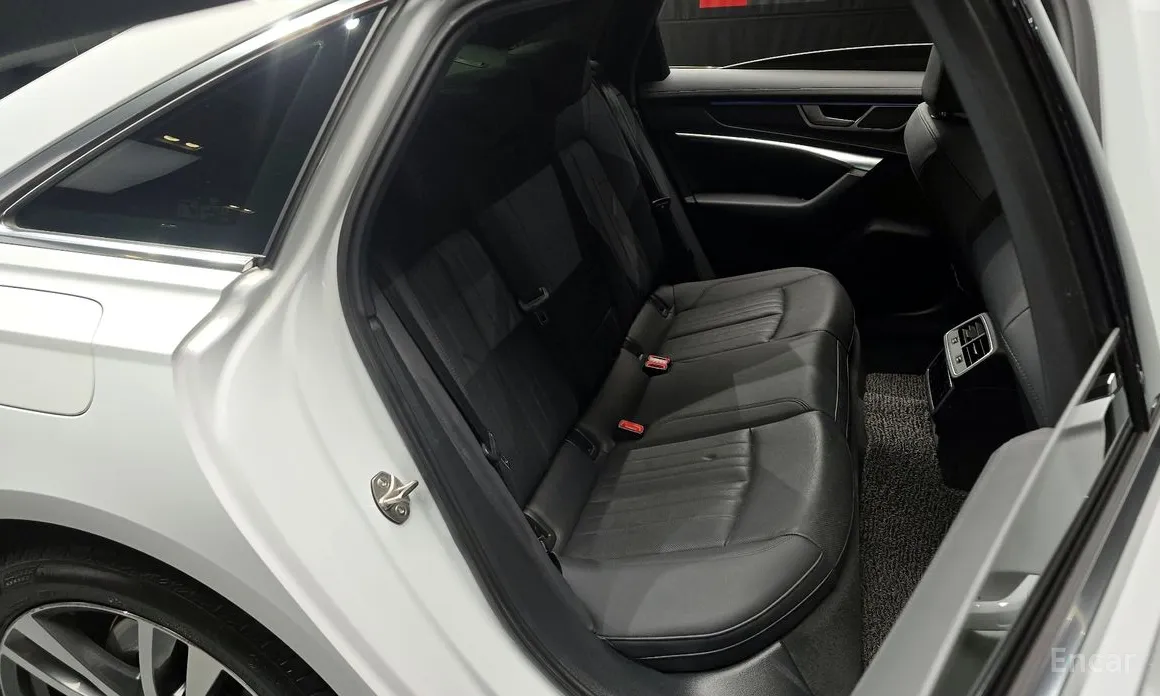 Фото 13 - Audi A6