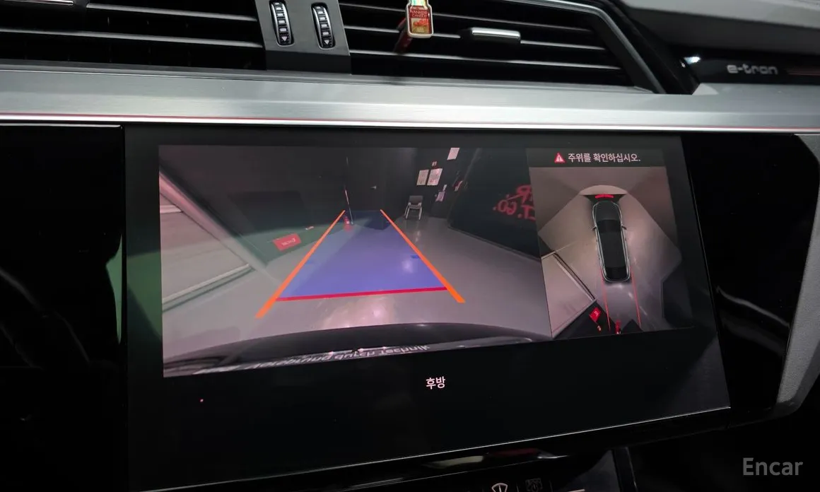 Фото 15 - Audi e-tron