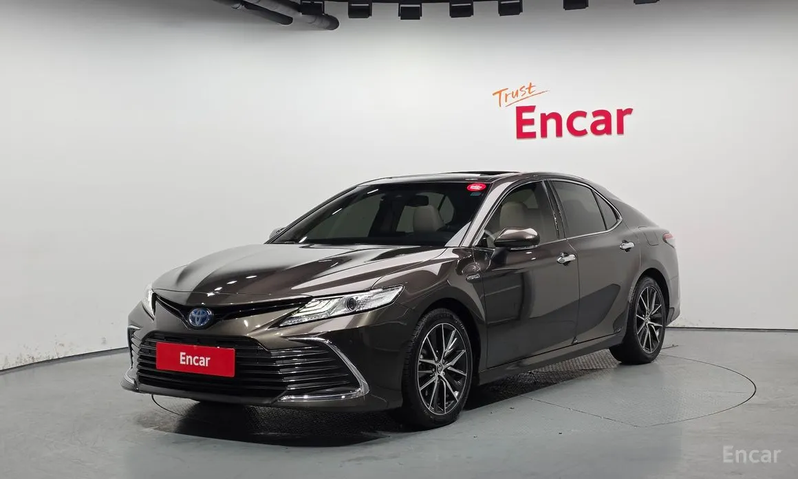 Фото 1 - Toyota Camry