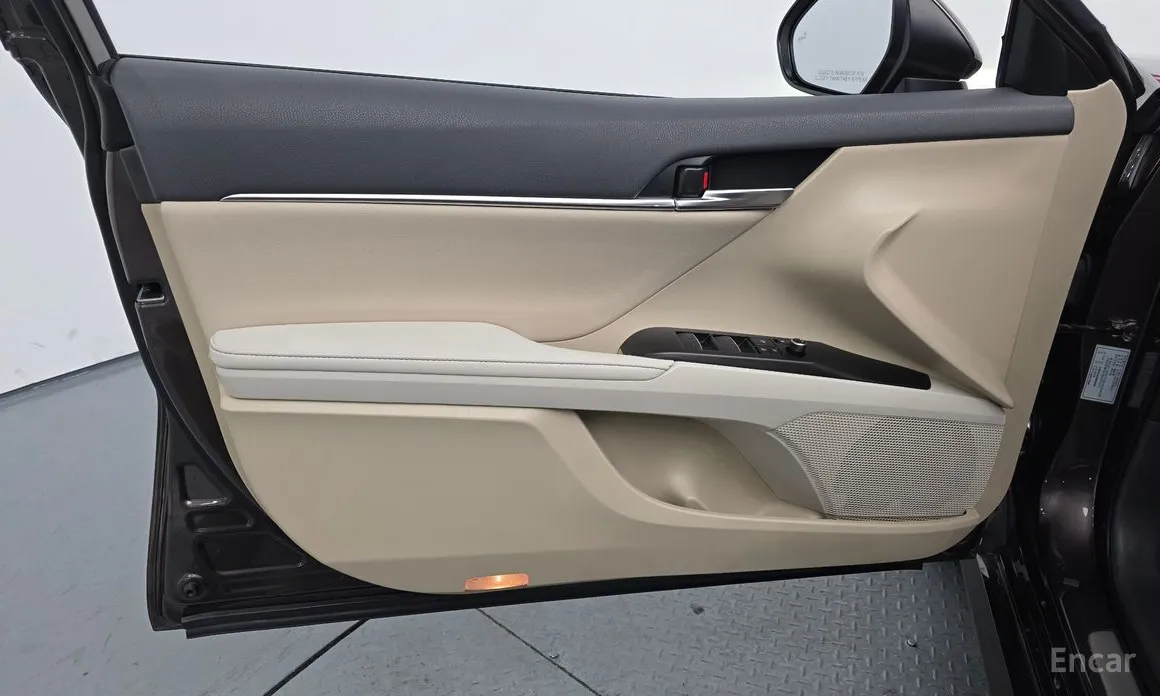 Фото 18 - Toyota Camry