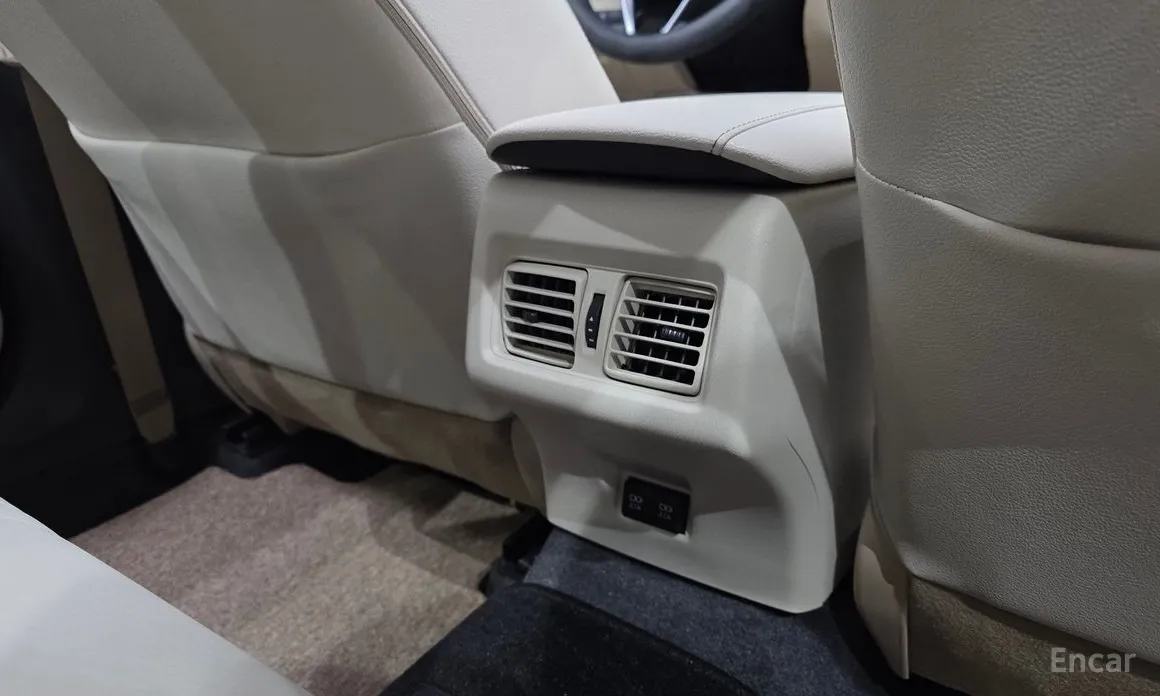 Фото 19 - Toyota Camry