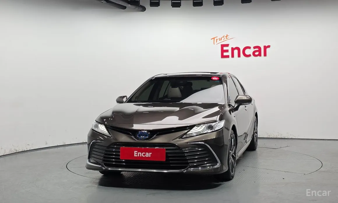 Фото 3 - Toyota Camry