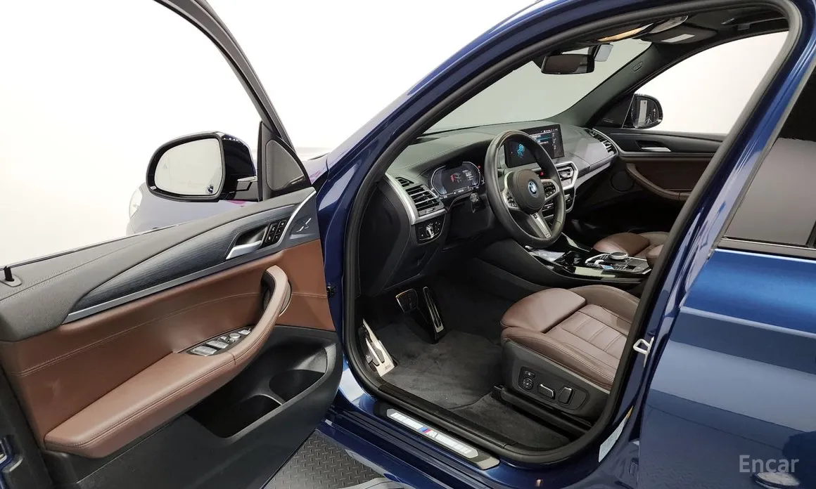 Фото 10 - BMW iX3