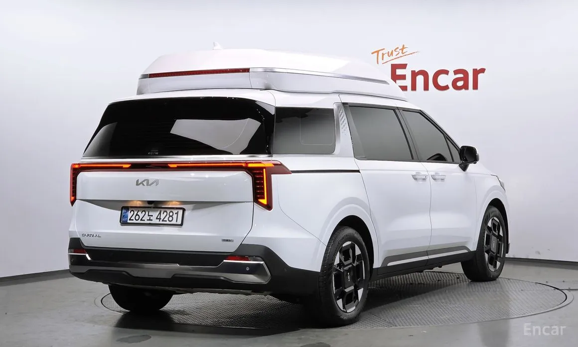 Фото 2 - Kia Carnival