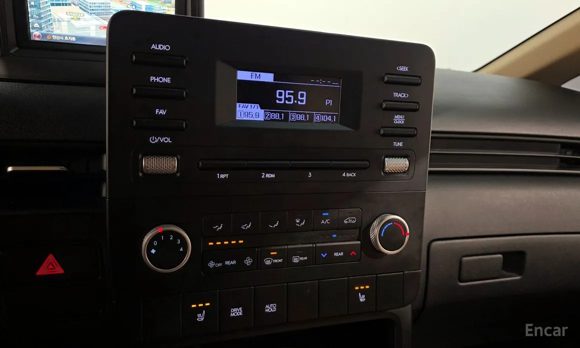 Фото 18 - Hyundai Staria