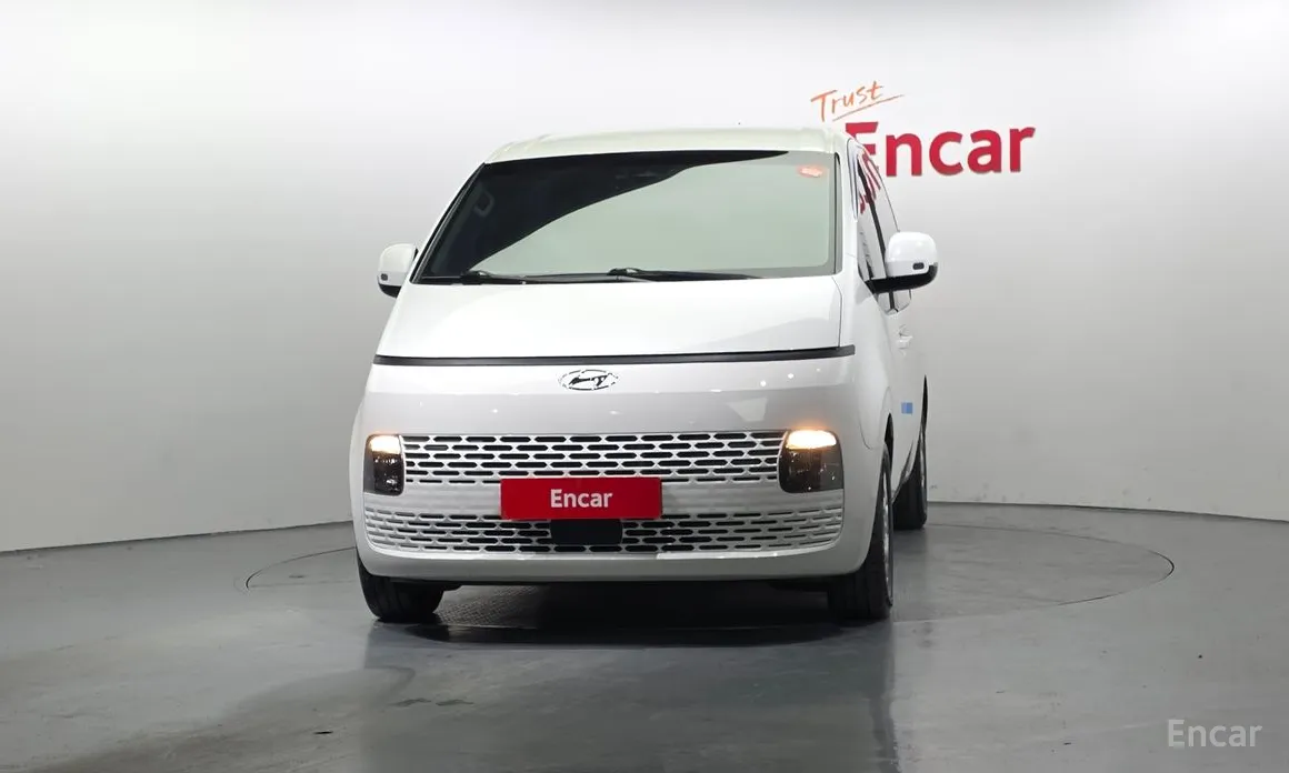 Фото 3 - Hyundai Staria