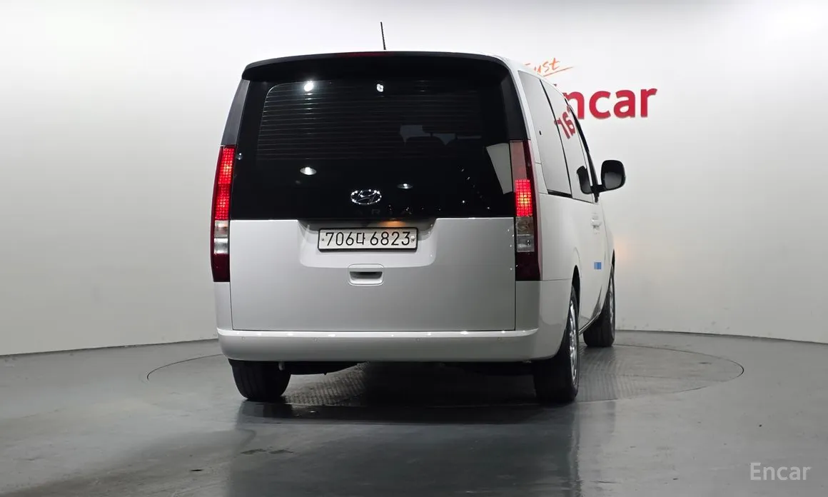 Фото 4 - Hyundai Staria