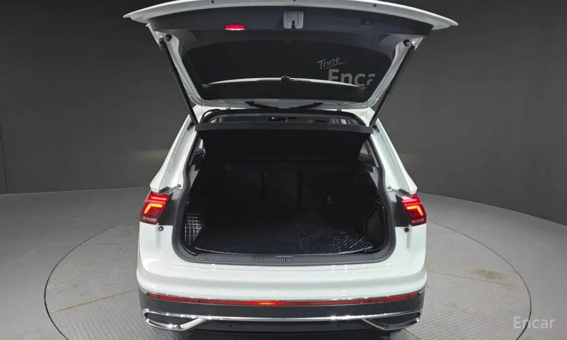 Фото 20 - Volkswagen Tiguan