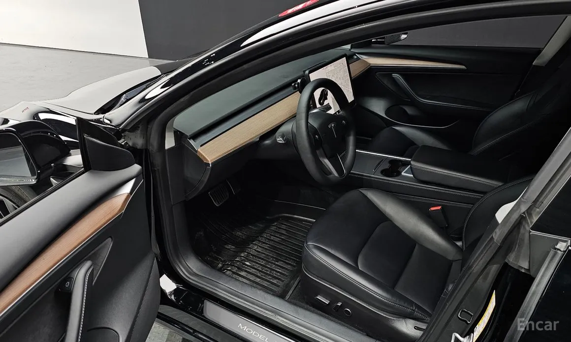 Фото 11 - Tesla Model 3