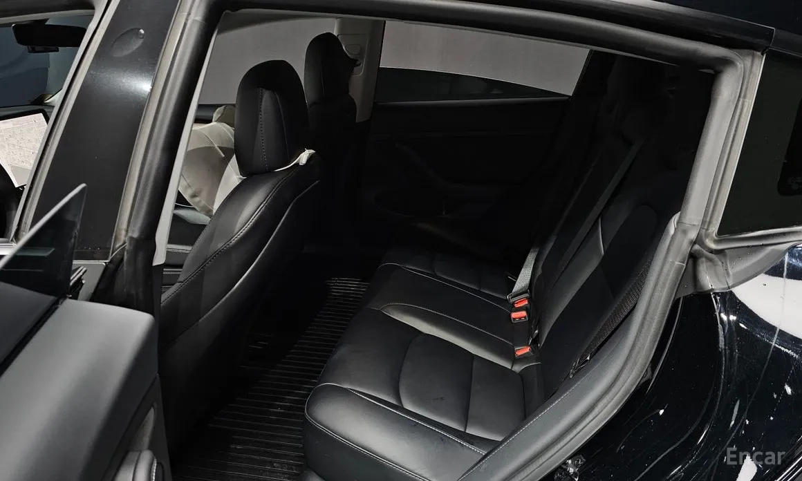 Фото 12 - Tesla Model 3