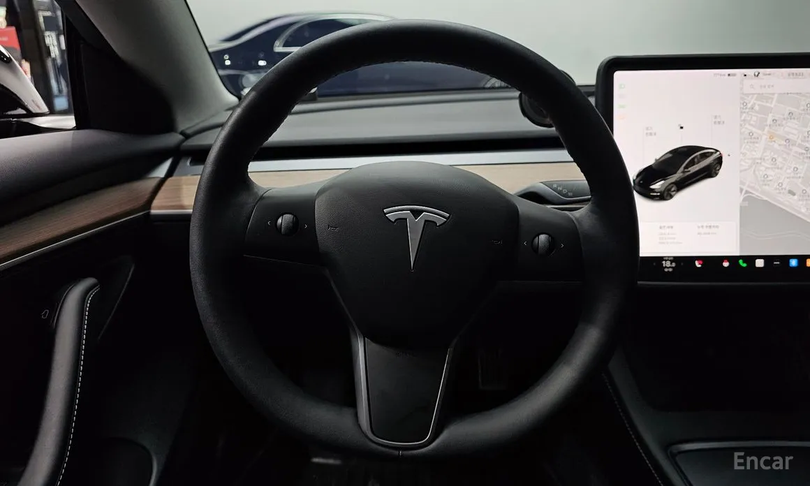 Фото 13 - Tesla Model 3