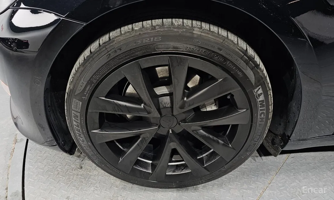 Фото 5 - Tesla Model 3