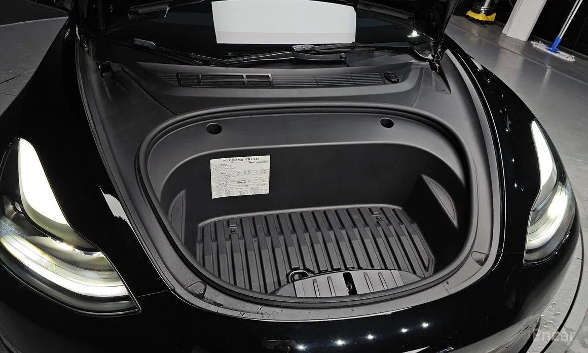 Фото 6 - Tesla Model 3