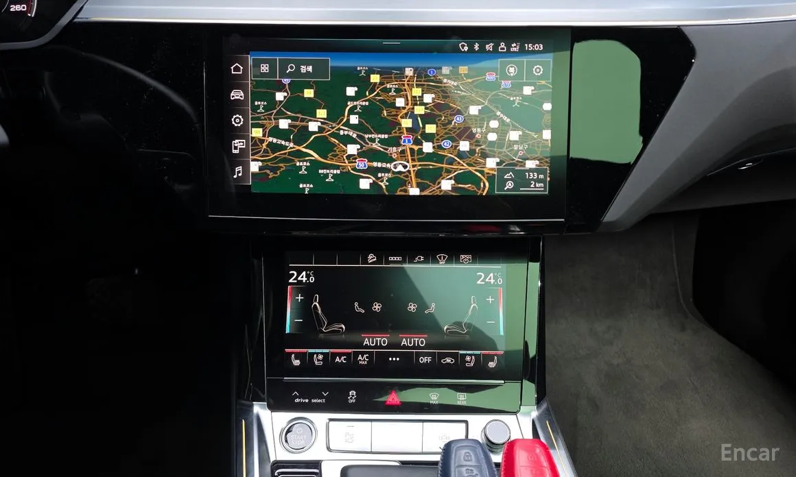 Фото 14 - Audi e-tron