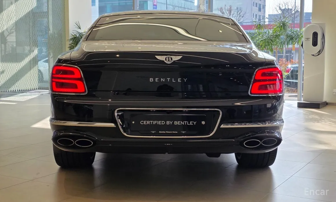 Фото 4 - Bentley Flying Spur