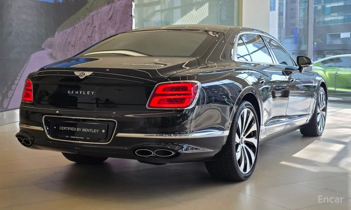 Фото 5 - Bentley Flying Spur