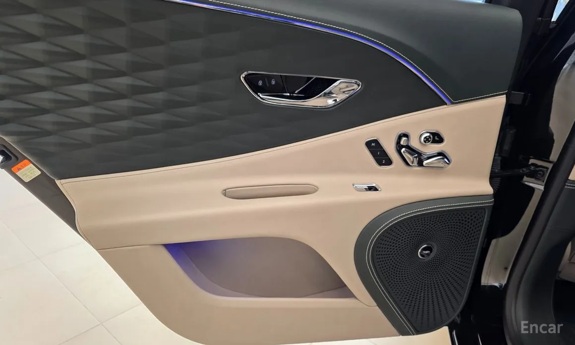 Фото 9 - Bentley Flying Spur