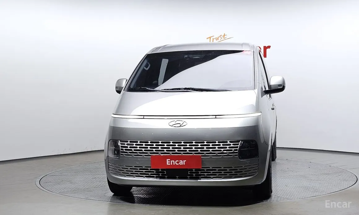 Фото 3 - Hyundai Staria