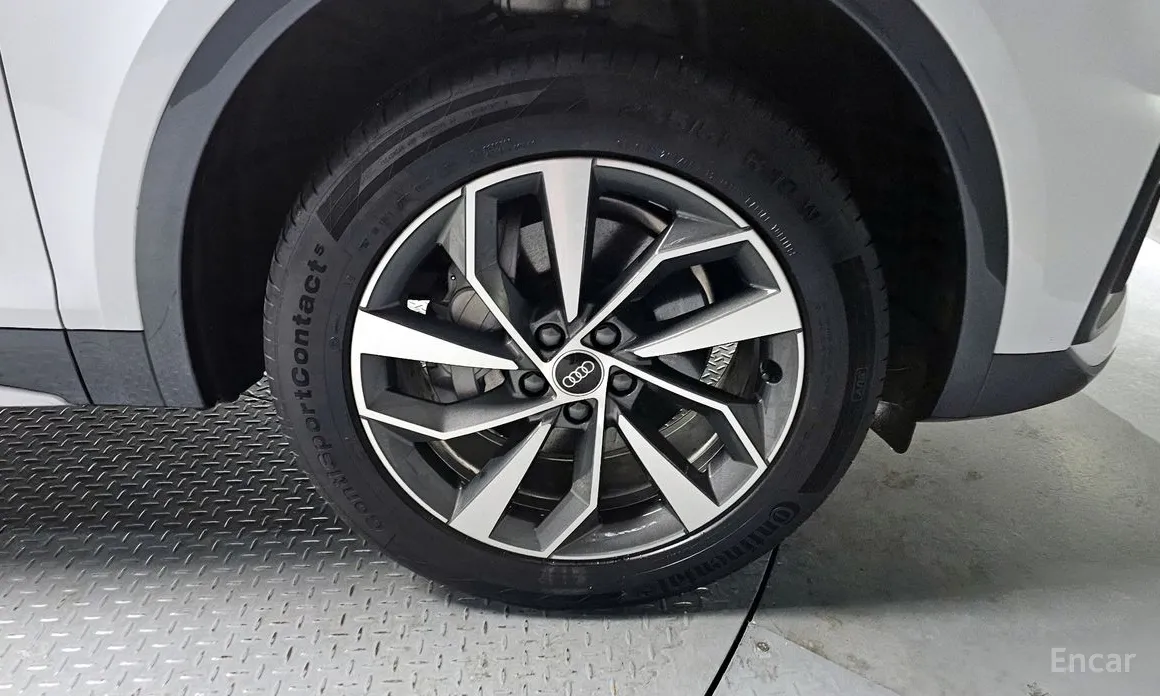 Фото 5 - Audi Q5