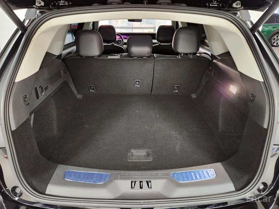 Фото 19 - Lincoln Nautilus