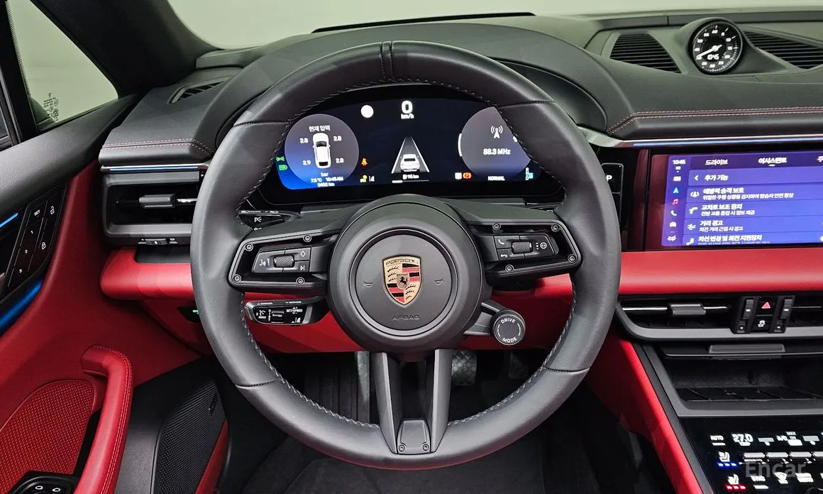 Фото 13 - Porsche Macan