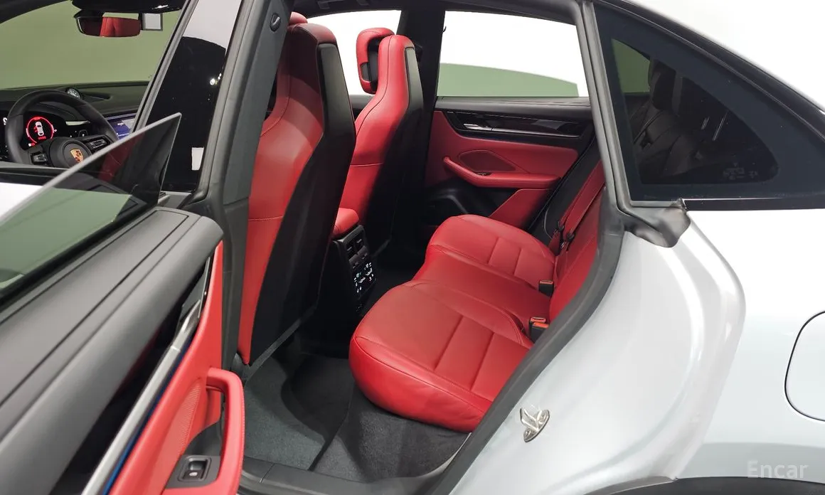 Фото 16 - Porsche Macan