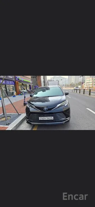 Фото 2 - Toyota Sienna